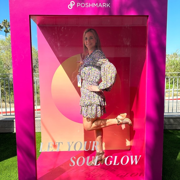 Copy- JULIE_U IS LIVE 8/12 Farewell Summer! 🤩🎲 - Picture 2 of 4